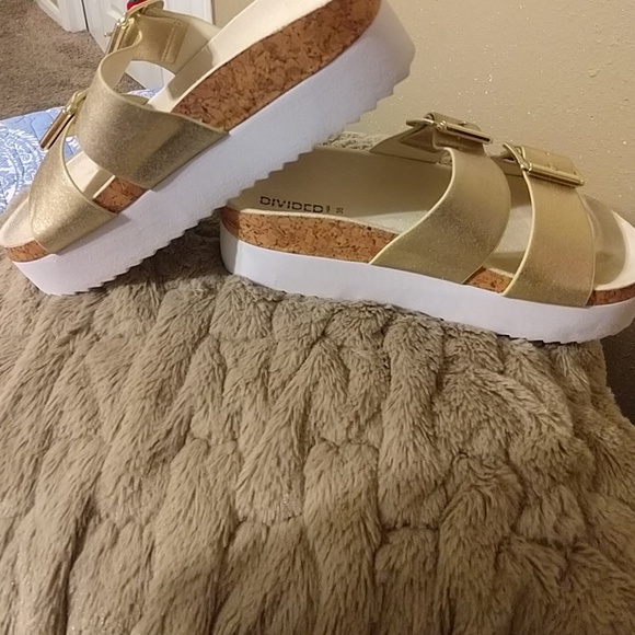 Sandals - Picture 3 of 3